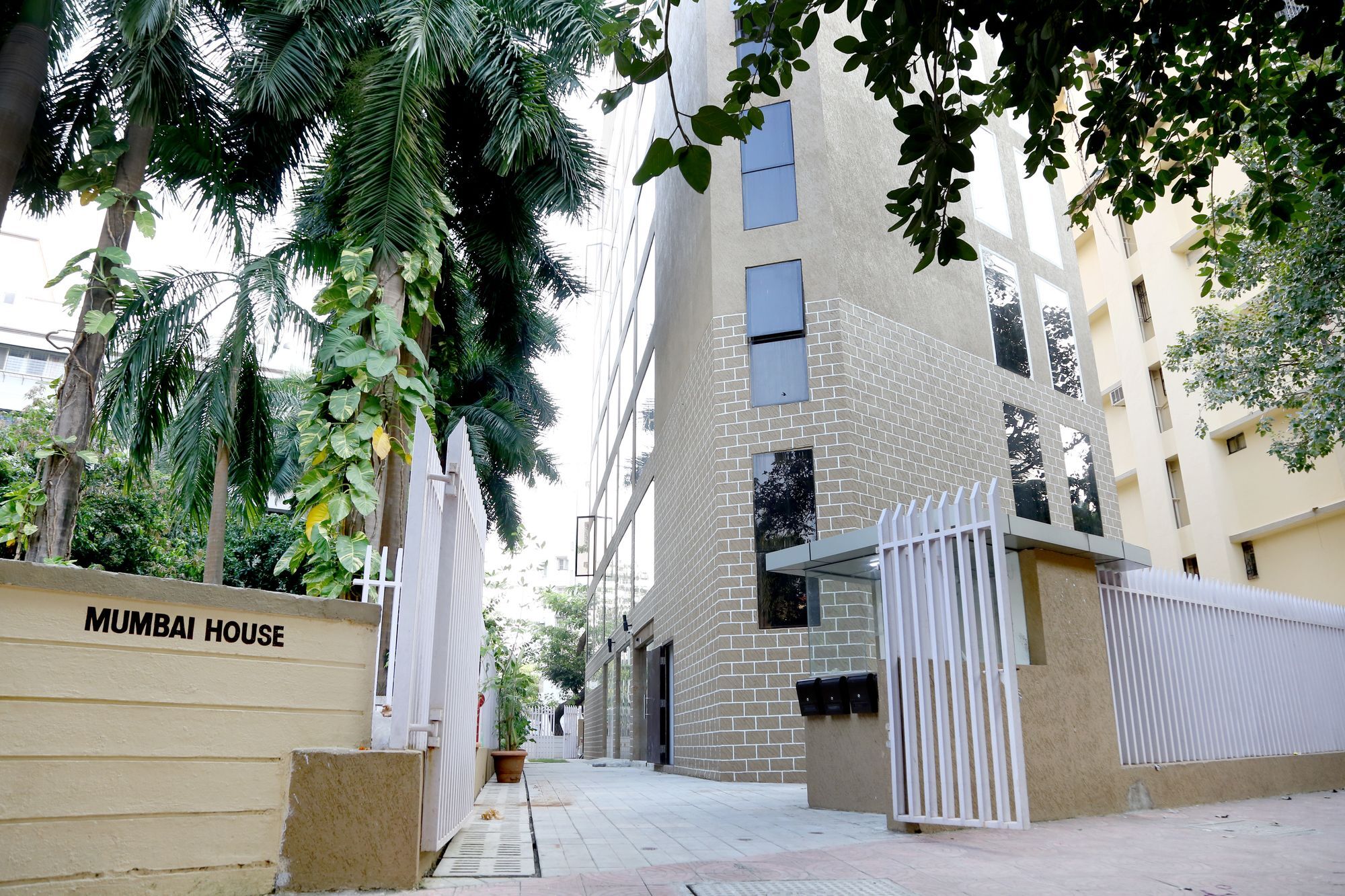 Hotel Mumbai House Andheri East, Bombay Eksteriør billede